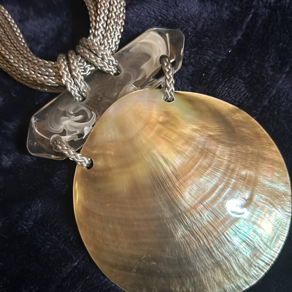 Shell necklace - Picture 2 of 5